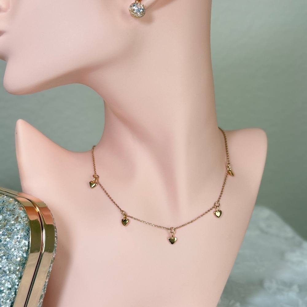 โ๏ธ๐ Gold Heart Charm Necklace - Picture 4 of 6